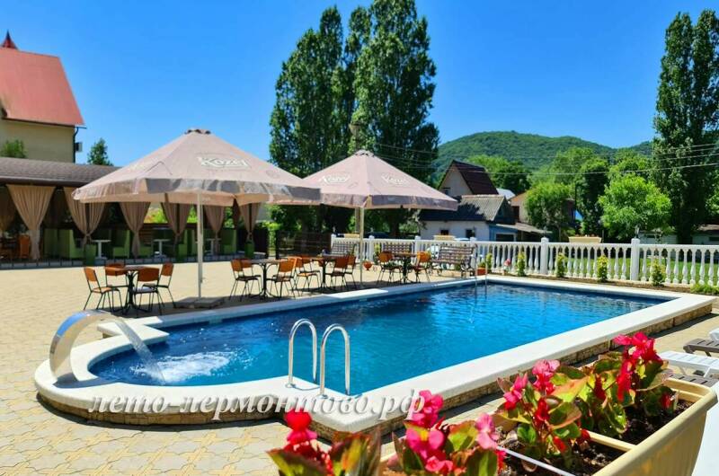 Отель «Лето»