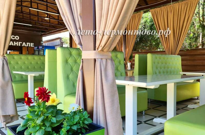 Отель «Лето»