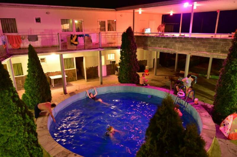 Бард-отель «Алые Паруса»