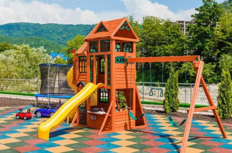 Отель «Ревю»