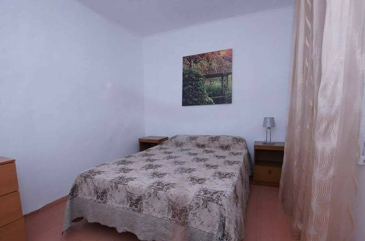 Бабушкин дом в зеленом саду