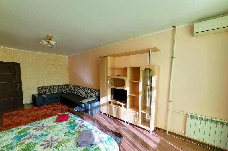 2-х комнатная квартира на Морской 5/1 (1 этаж)