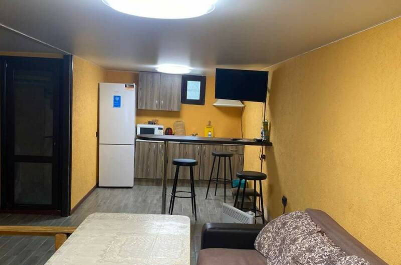 Двухэтажный коттедж у реки