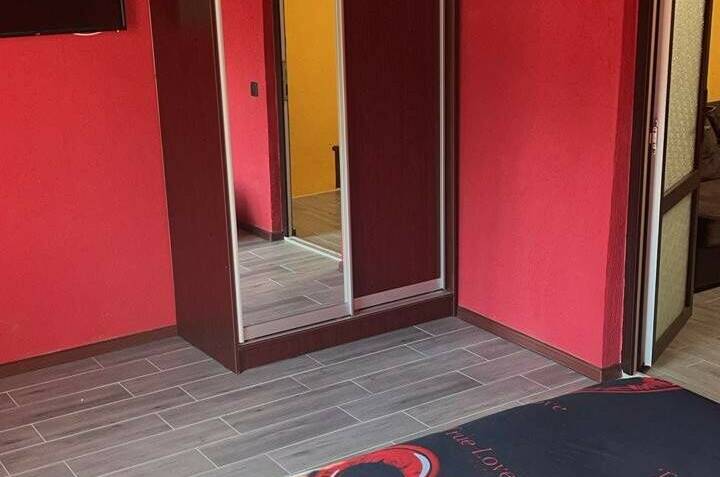 Двухэтажный коттедж у реки