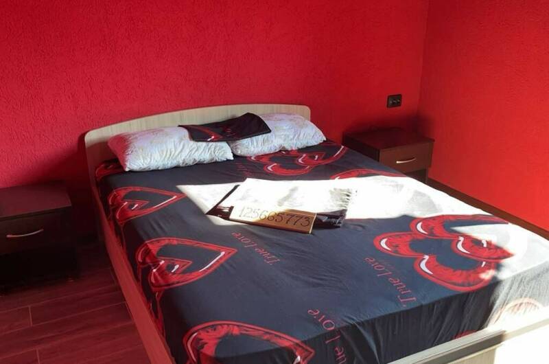 Двухэтажный коттедж у реки