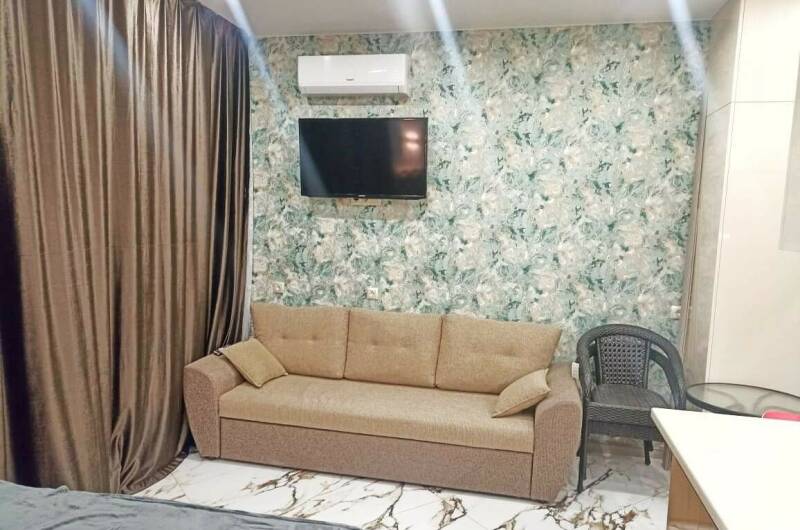 Студия с дизайнерским ремонтом