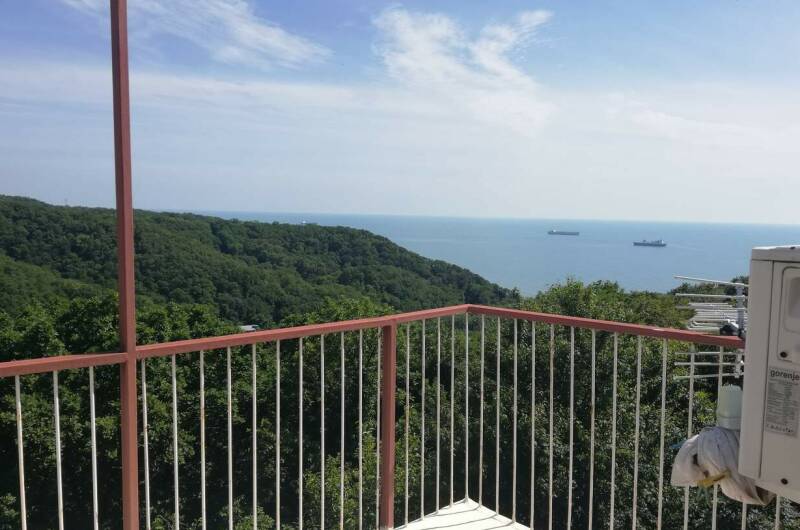 Двухэтажный дом у моря