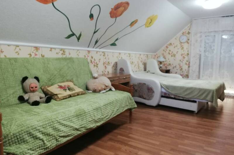 Двухэтажный дом у моря