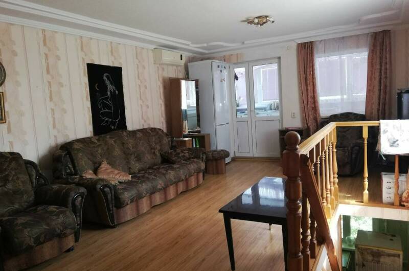 Двухэтажный дом у моря