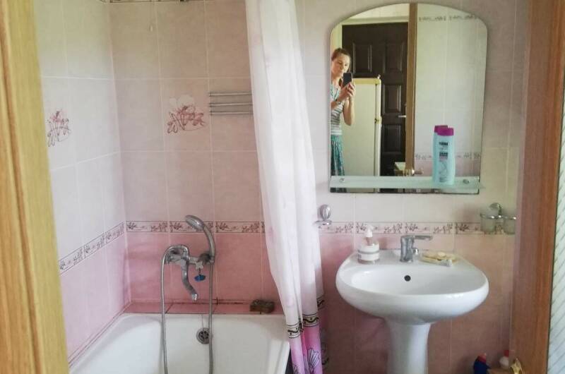 Двухэтажный дом у моря